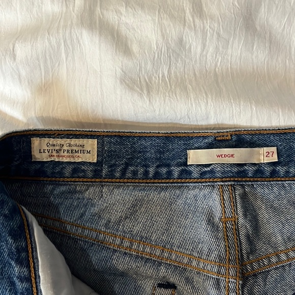Levi’s size 27 high rise wedgie straight leg jeans - Picture 4 of 7